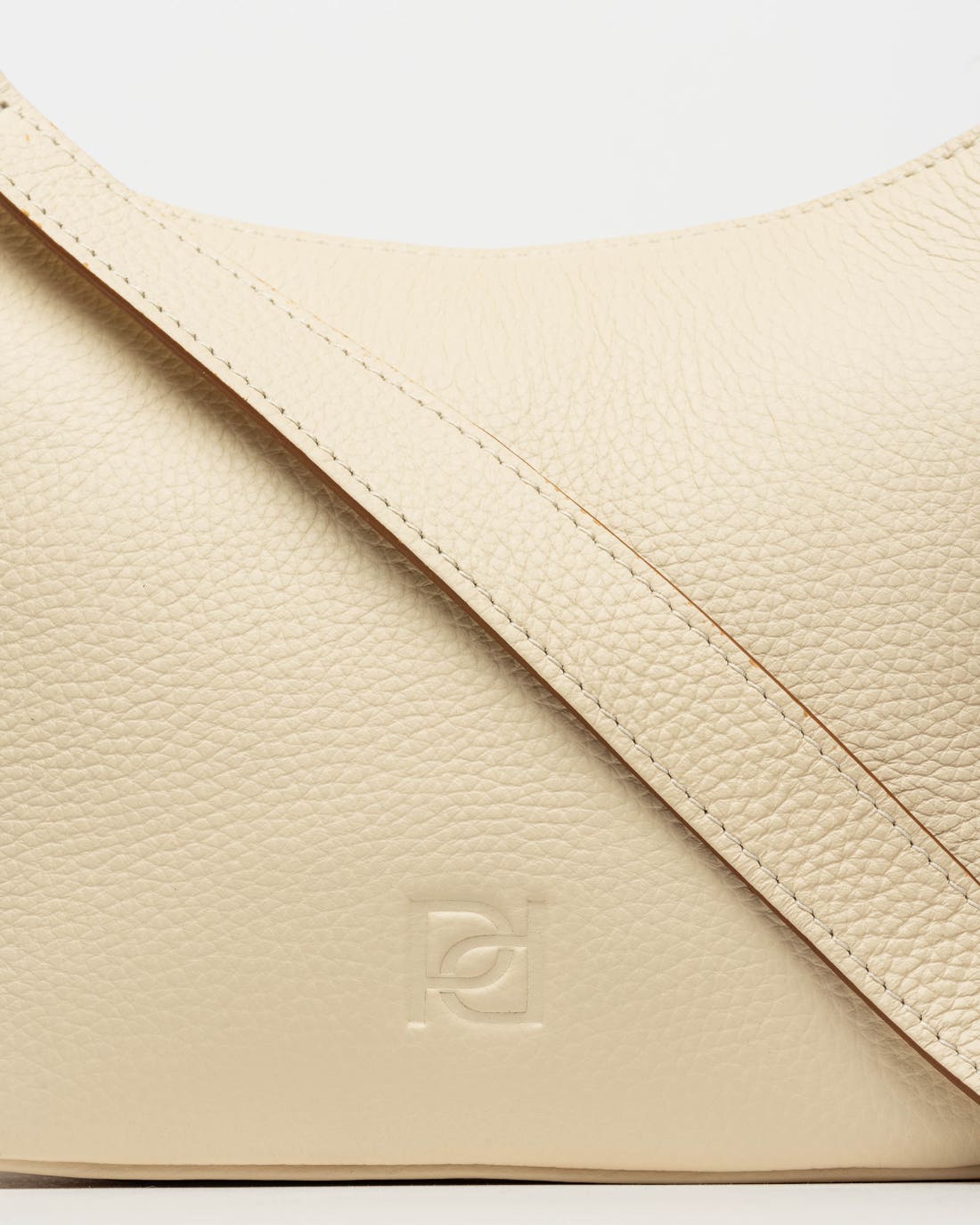 Bandolera Venice en cuero graneado