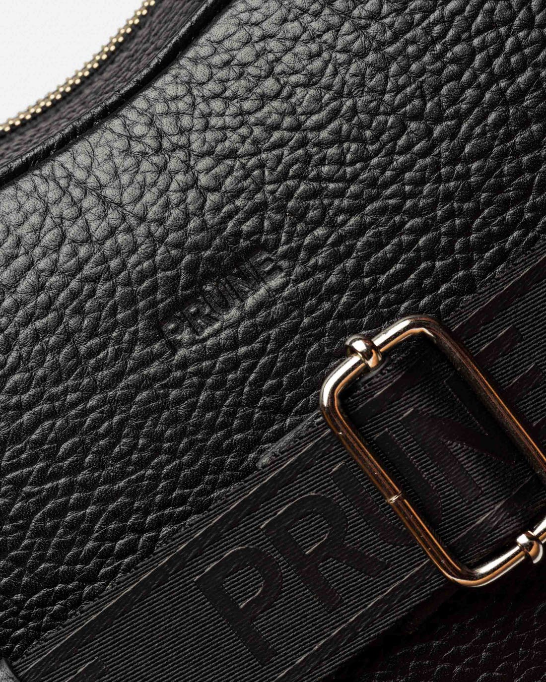 Cartera de mano The Club en cuero graneado