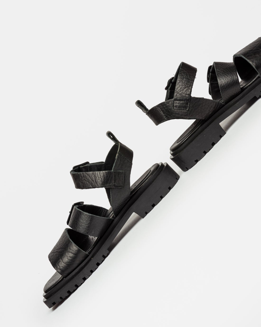 Sandalia media Alba en cuero graneado